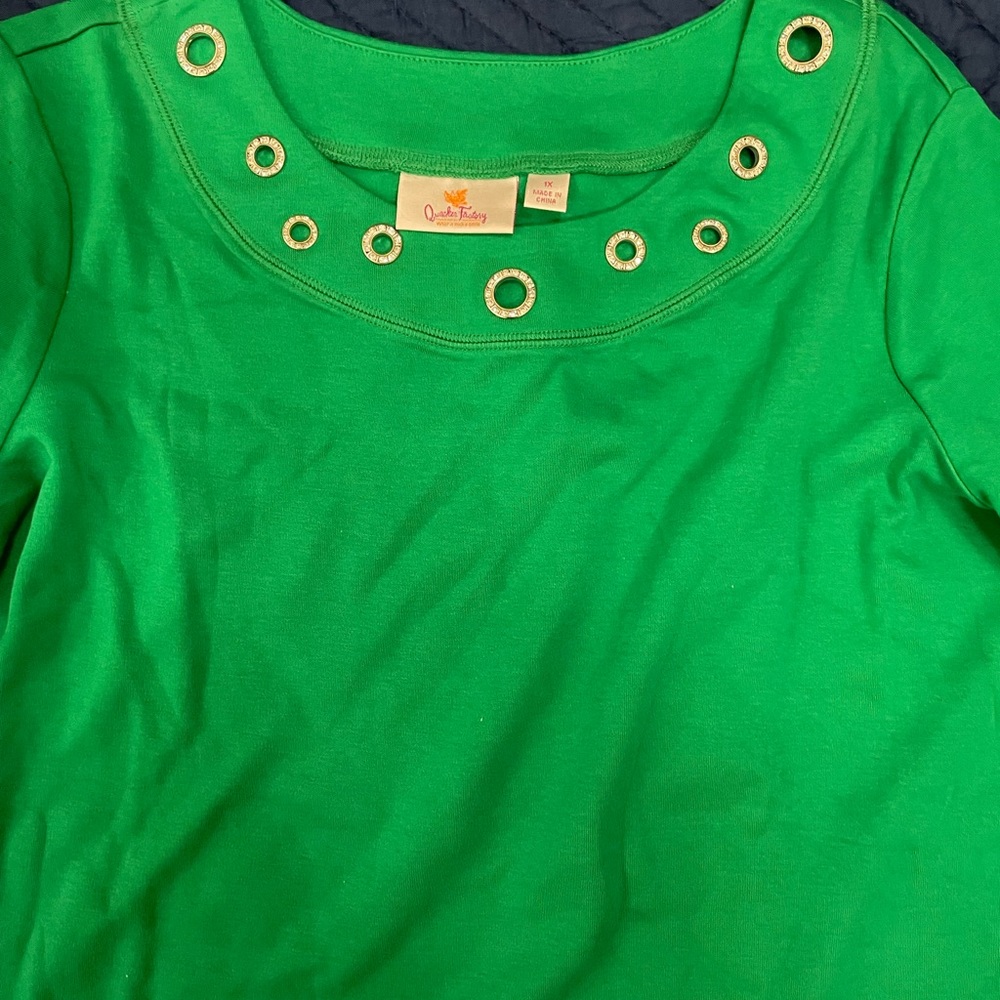 Quacker Factory Green top Eyelet decor Neck size 1x